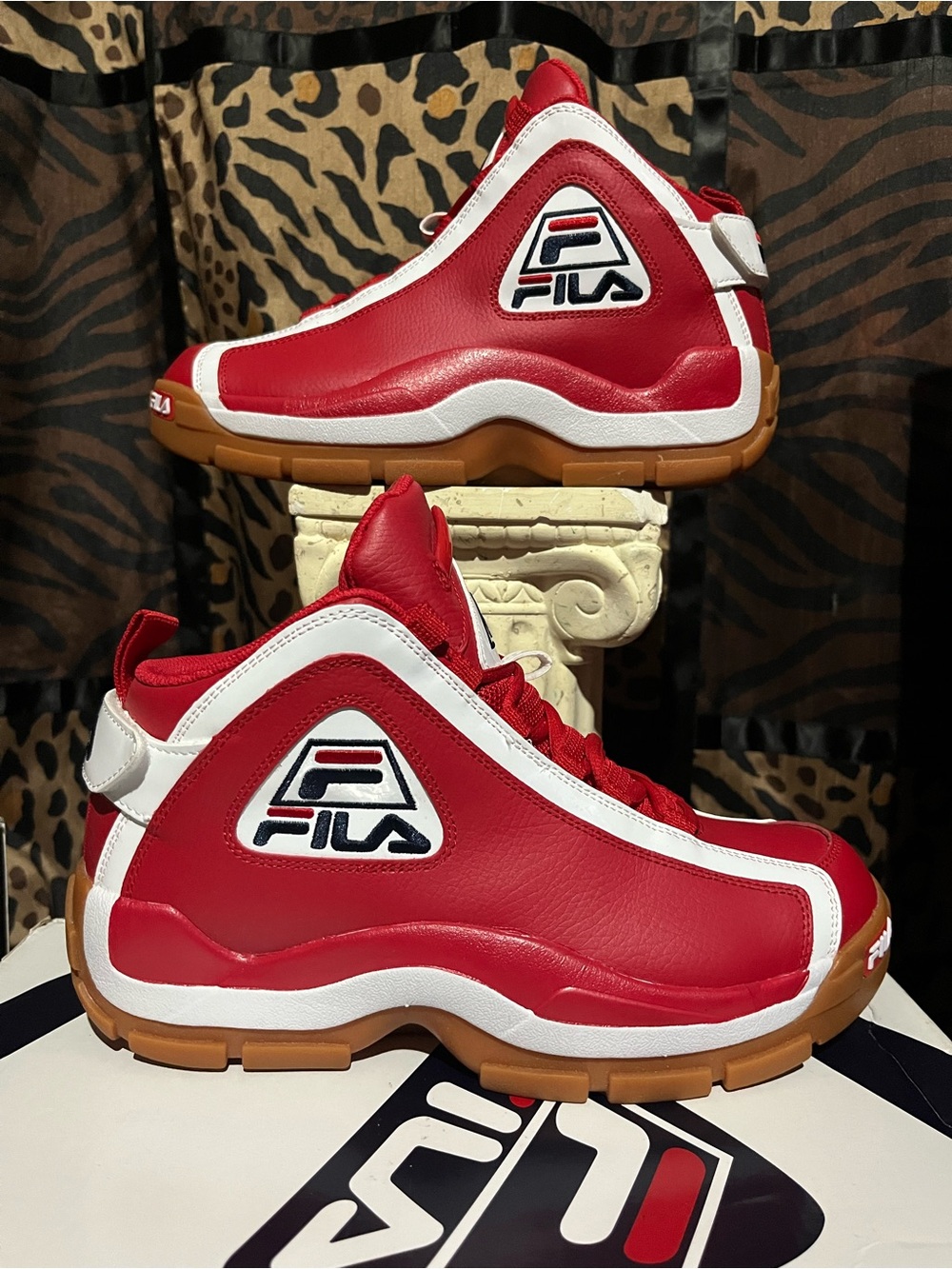 FILA Grant Hill 1 Red Gum Excellent Cond Sz 10 wBox - Picture 2 of 5